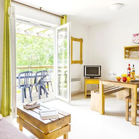 Chic Lakeside Escape Appartement Aureilhan (Landes)