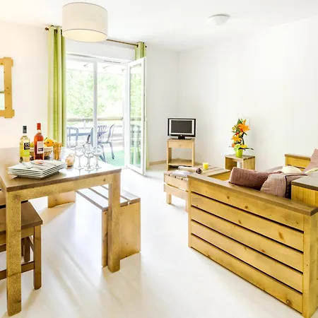 Chic Lakeside Escape Appartement